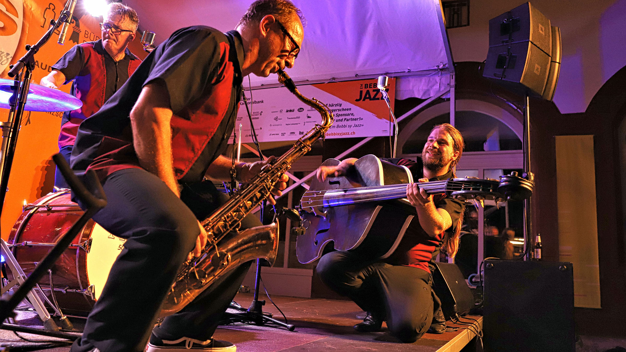 Flagstaff live Rock'n'Roll Showband Schweiz mit Saxophon und Kontrabass
